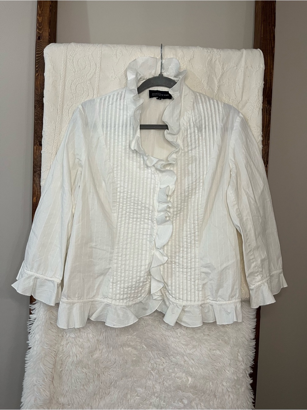 Jones New York White Ruffle Front Pintuck Blouse - Size Medium